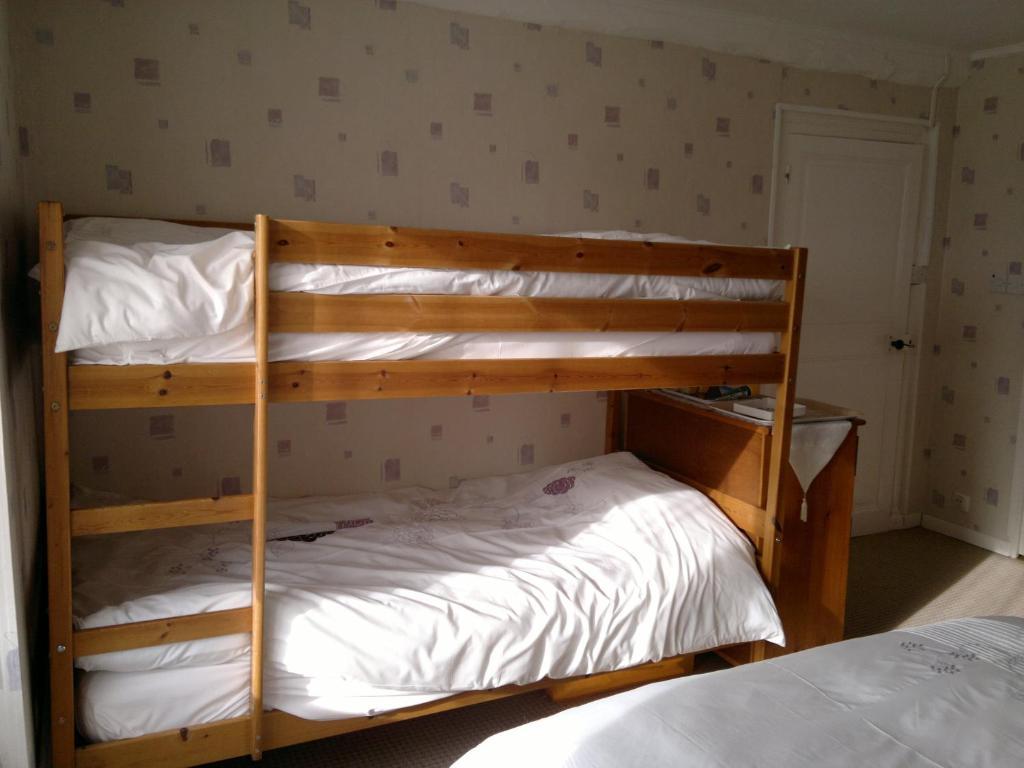 ブレッス La Maison Jaune Bed & Breakfast エクステリア 写真