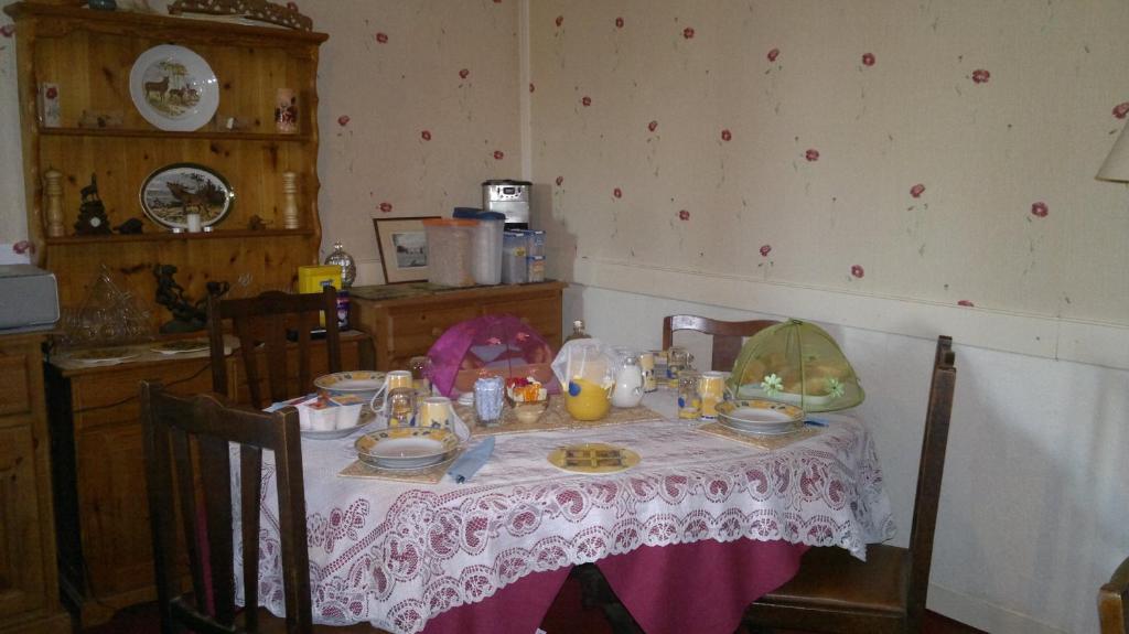 ブレッス La Maison Jaune Bed & Breakfast エクステリア 写真