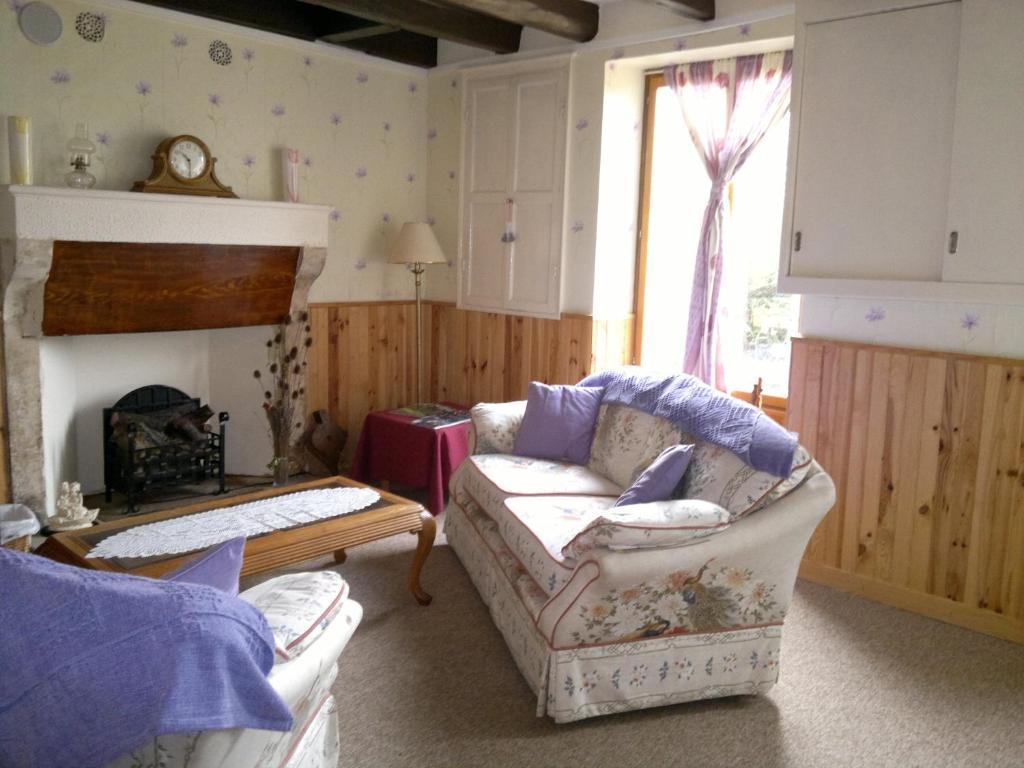 ブレッス La Maison Jaune Bed & Breakfast エクステリア 写真