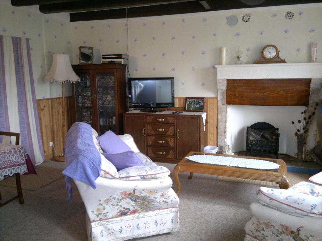 ブレッス La Maison Jaune Bed & Breakfast エクステリア 写真