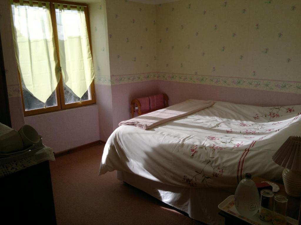 ブレッス La Maison Jaune Bed & Breakfast 部屋 写真