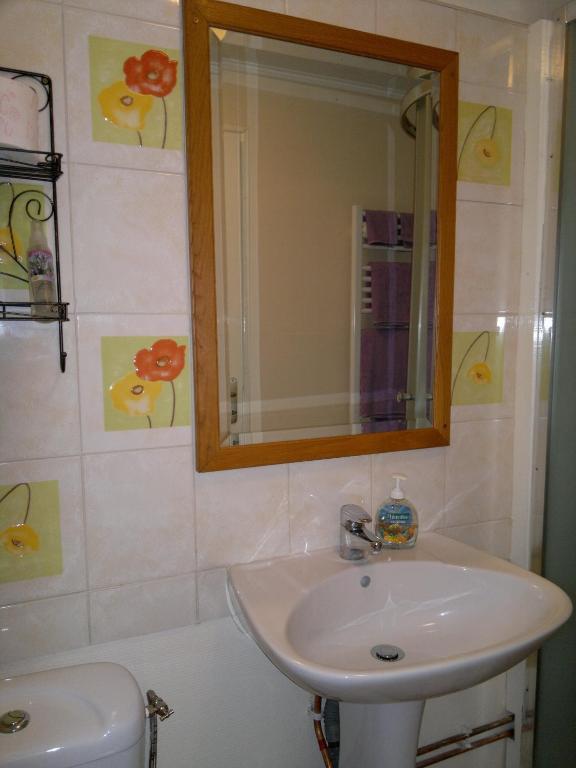 ブレッス La Maison Jaune Bed & Breakfast エクステリア 写真